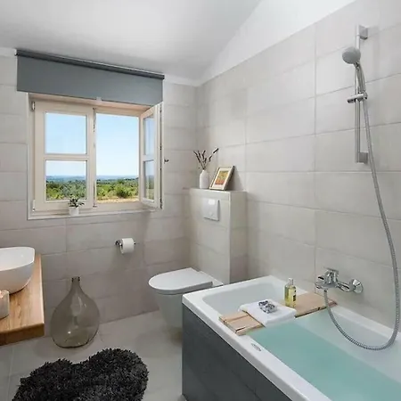 Meli Comfortable Villa *