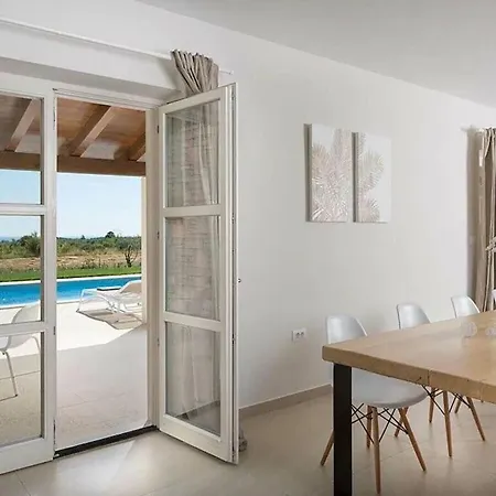 Meli Comfortable Villa